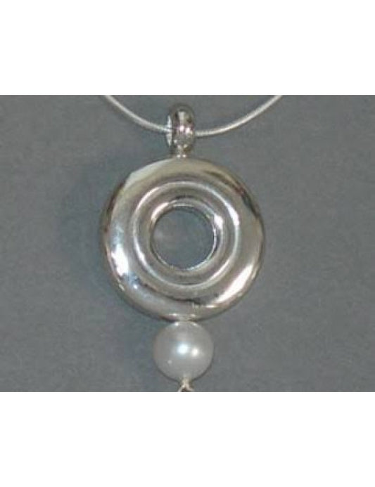 Open Hole Key Pendant with Pearl